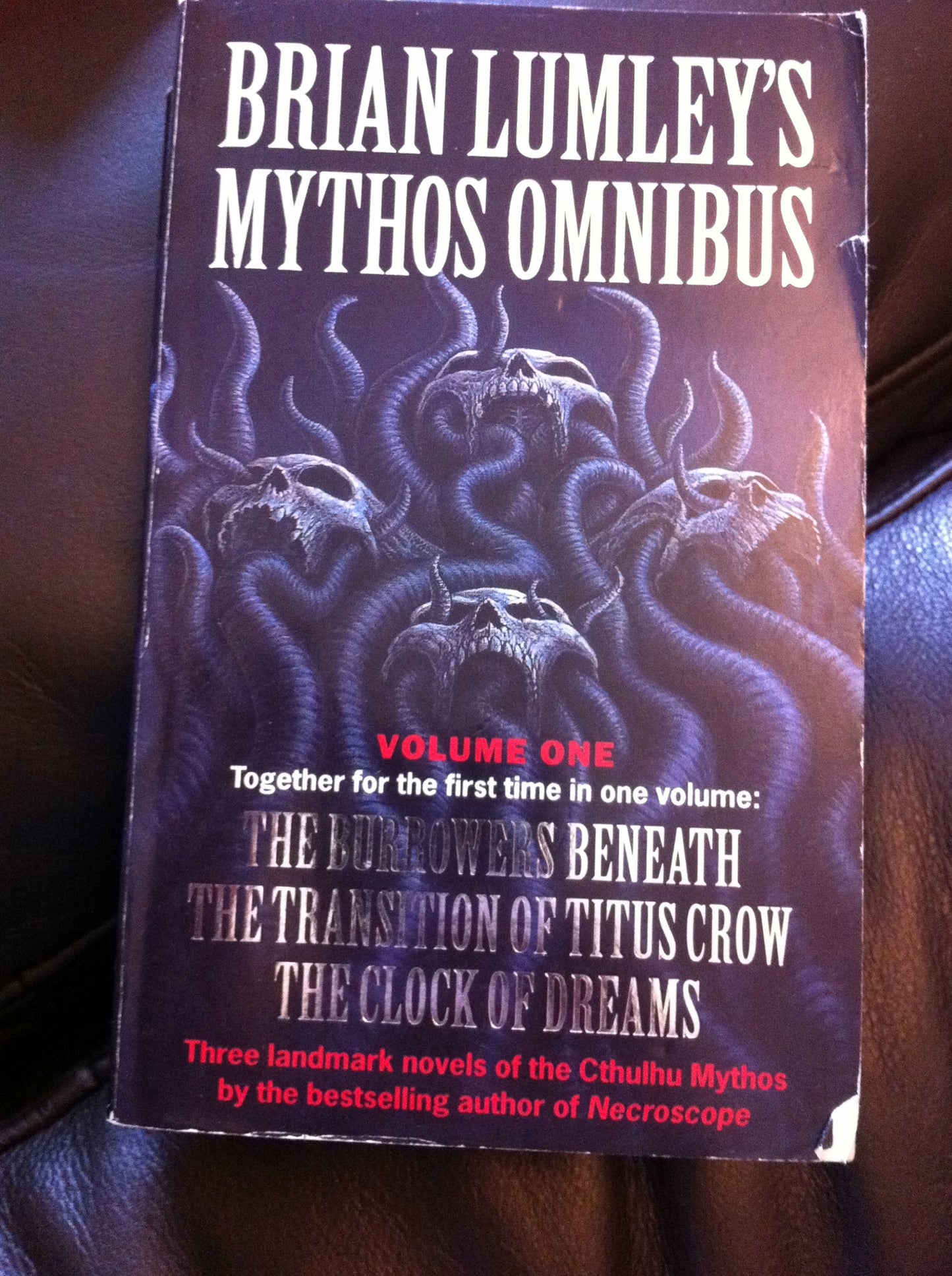 Brian Lumleys Mythos Omnibus 01